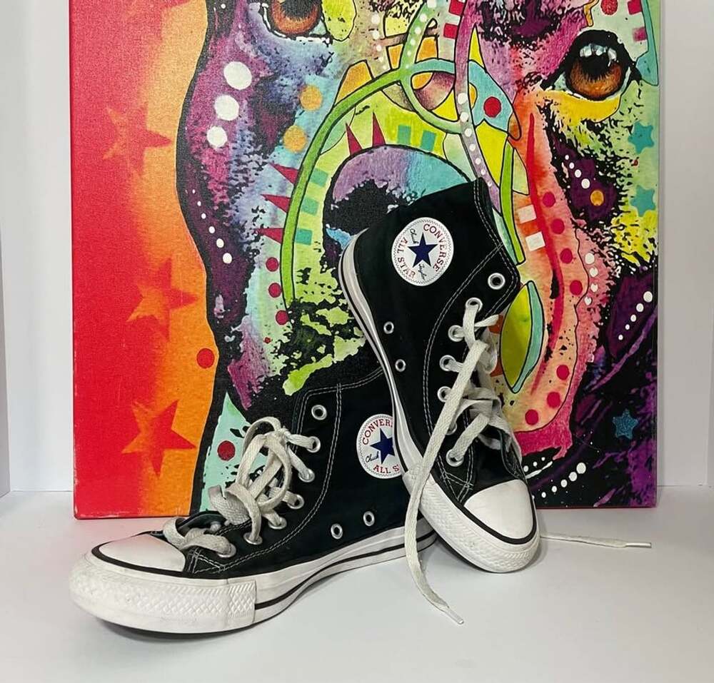 Chuck Taylor’s Converse High-too Shoes Size 7 Women Size 5 Men